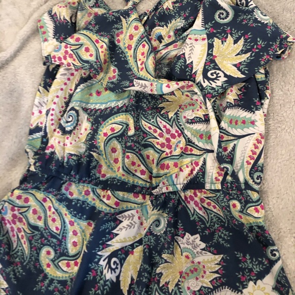 Flattering Fun Summer Romper.  ☀️Size Small! - Picture 8 of 8